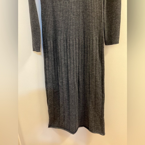 34. Milano Maxi Dress - Picture 7 of 10